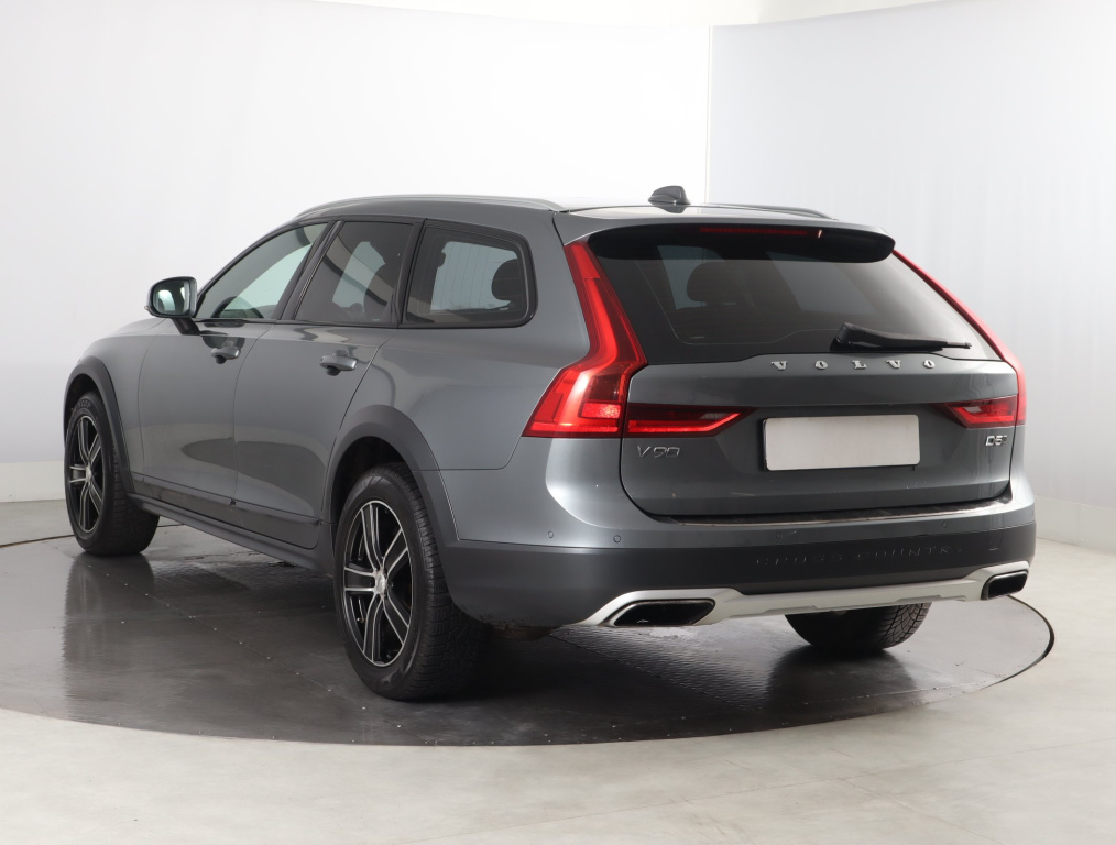 Volvo V90 Cross Country