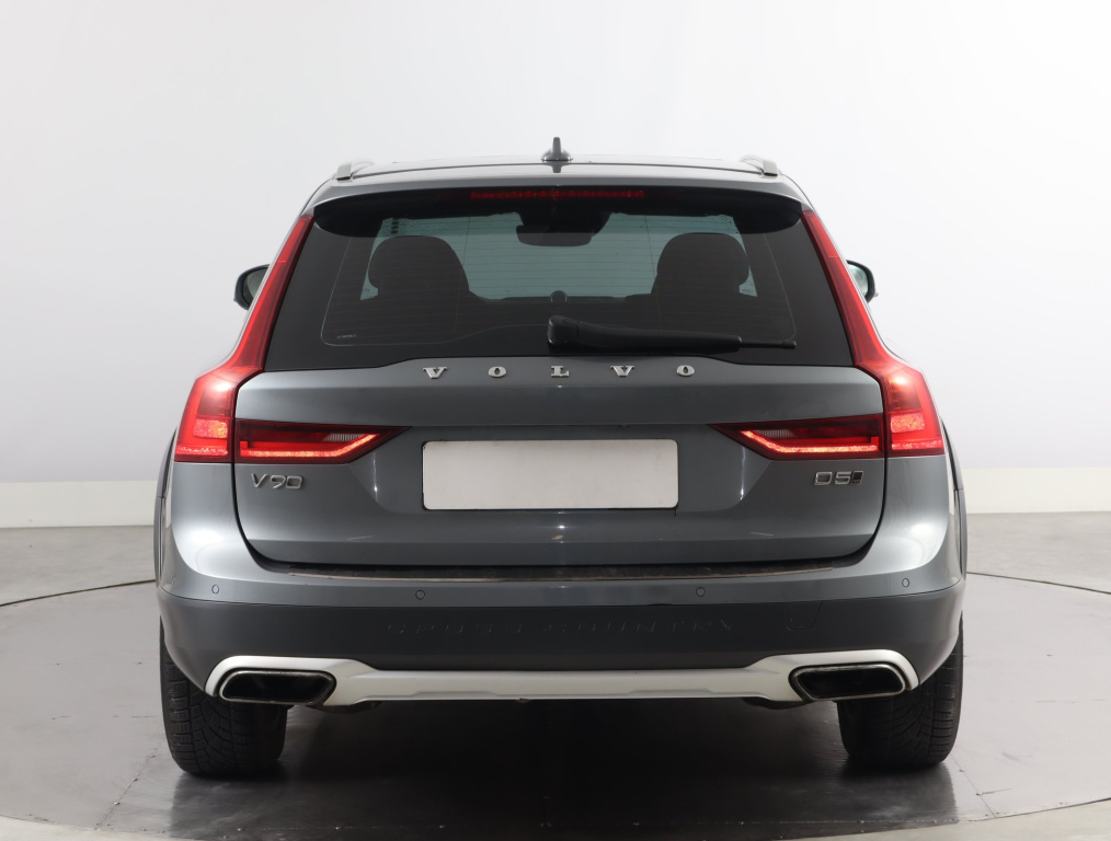 Volvo V90 Cross Country