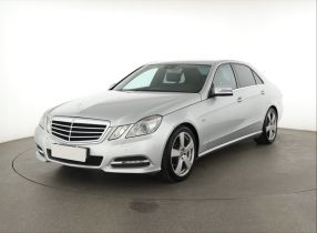 Mercedes-Benz E - 2011