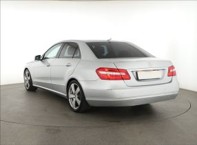 Mercedes-Benz E - 2011