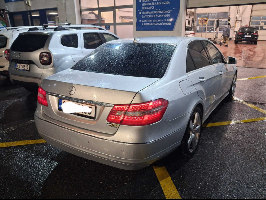 Mercedes-Benz E