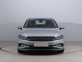 Volkswagen Passat - 2022