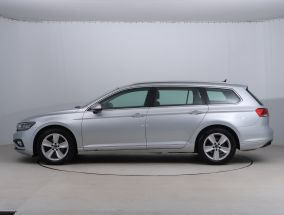 Volkswagen Passat - 2022
