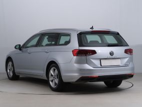 Volkswagen Passat - 2022