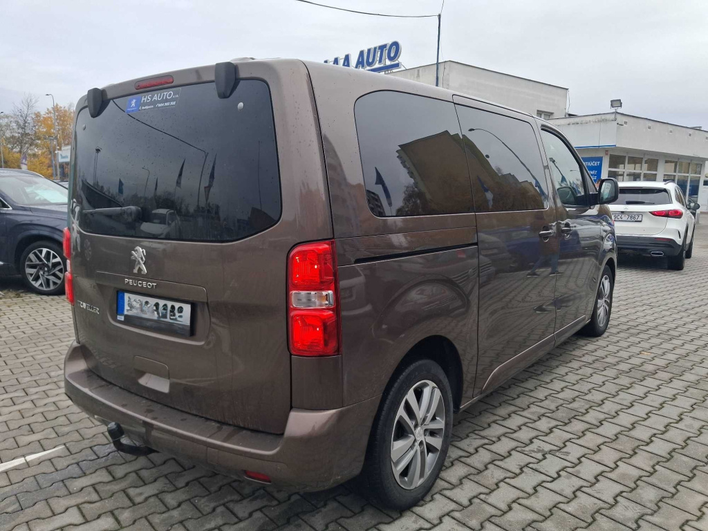 Peugeot Traveller