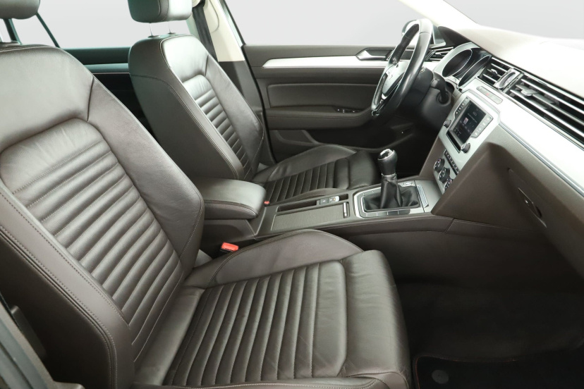 Volkswagen Passat, 2016