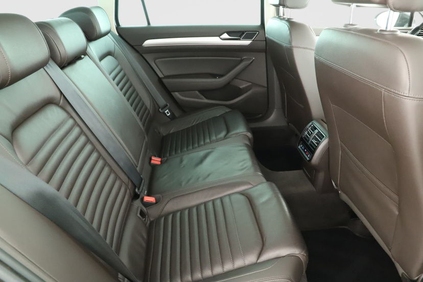 Volkswagen Passat, 2016