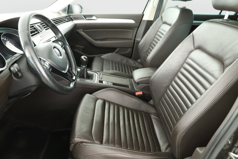 Volkswagen Passat, 2016