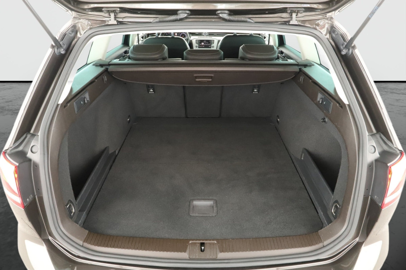 Volkswagen Passat, 2016