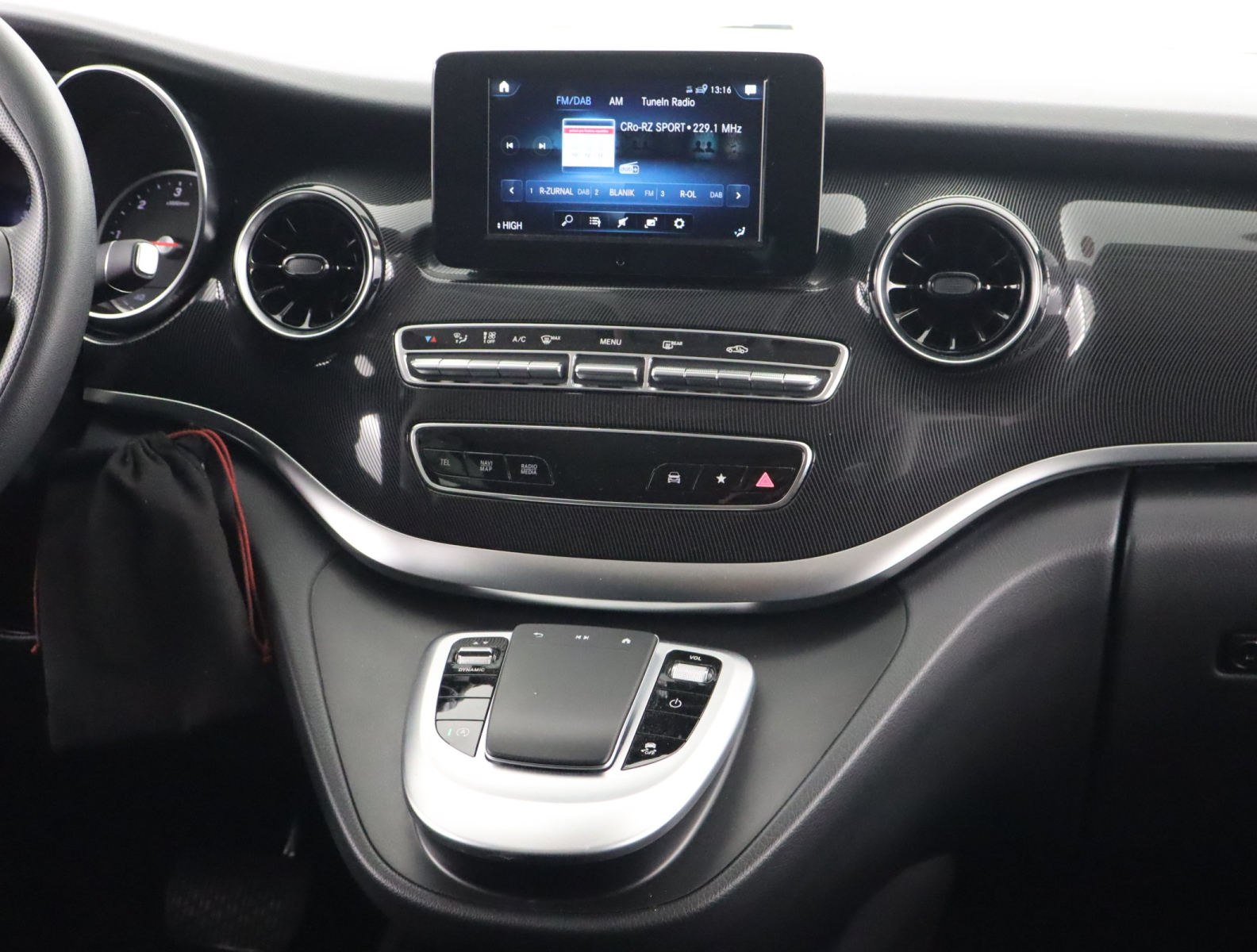 Mercedes-Benz V - 2022