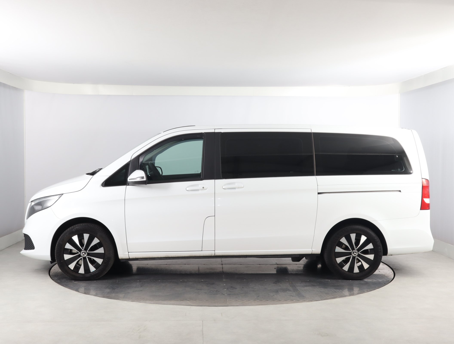 Mercedes-Benz V - 2022