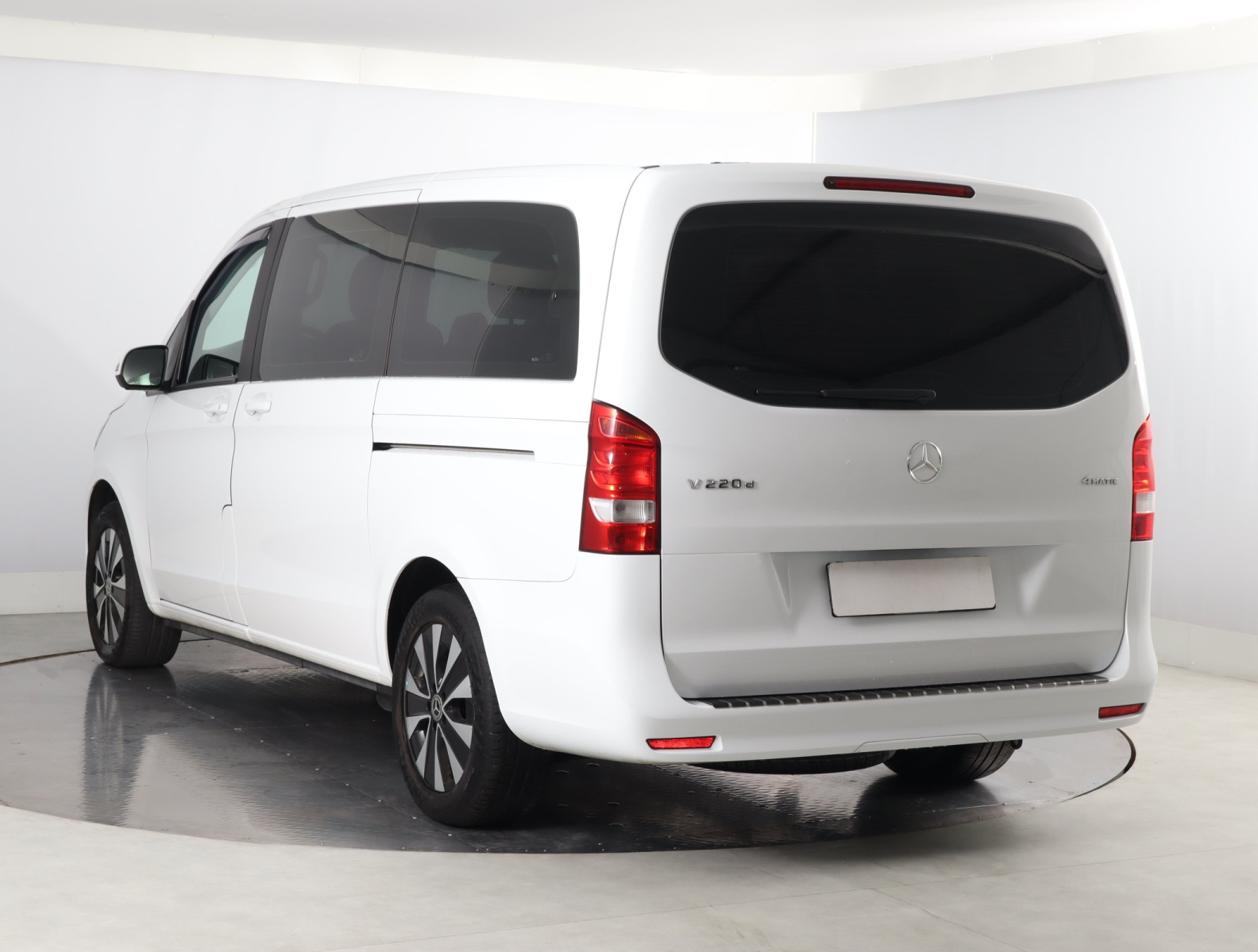 Mercedes-Benz V - 2022