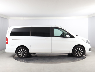 Mercedes-Benz V - 2022