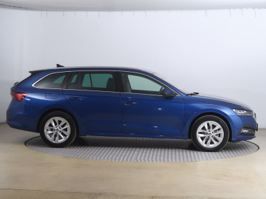 Škoda Octavia - 2023