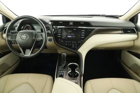 Toyota Camry - 2021