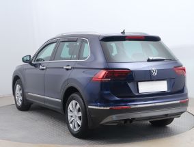 Volkswagen Tiguan - 2016