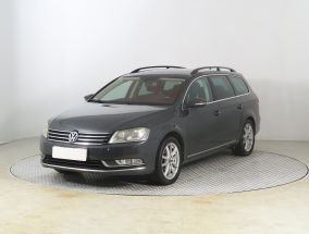 Volkswagen Passat - 2011