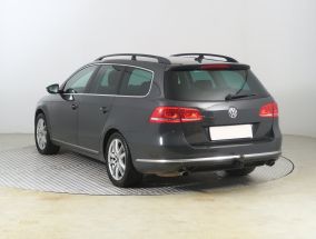 Volkswagen Passat - 2011