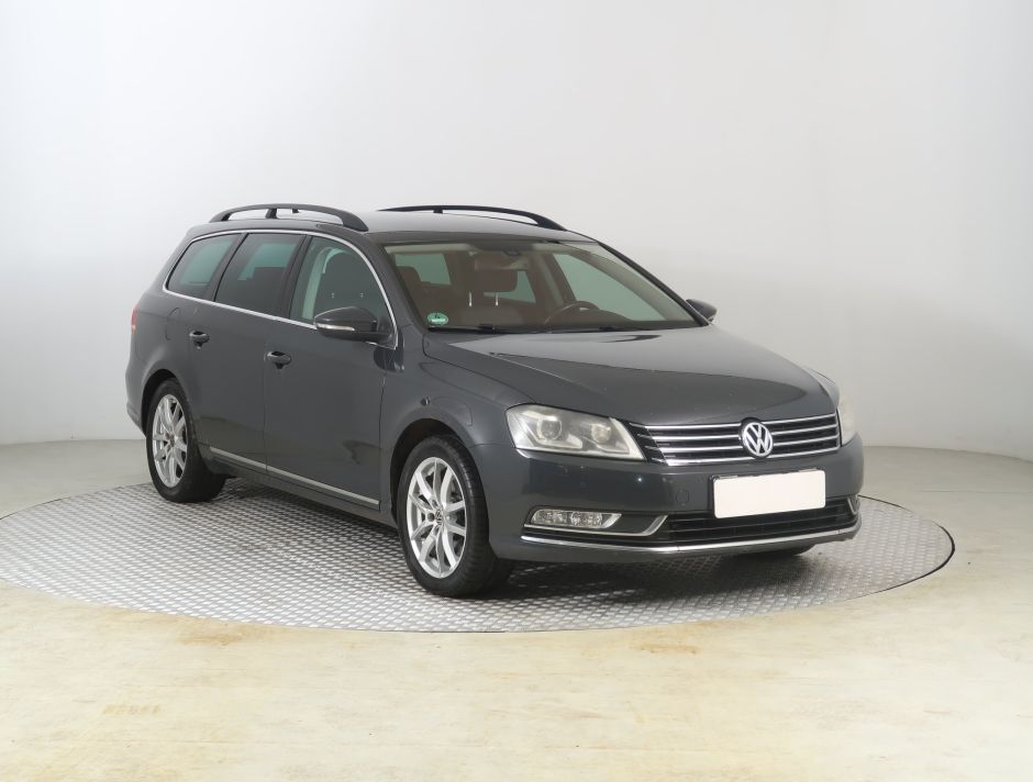 Volkswagen Passat - 2011
