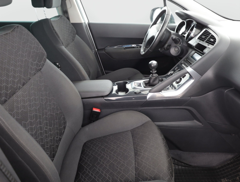Peugeot 3008, 2015