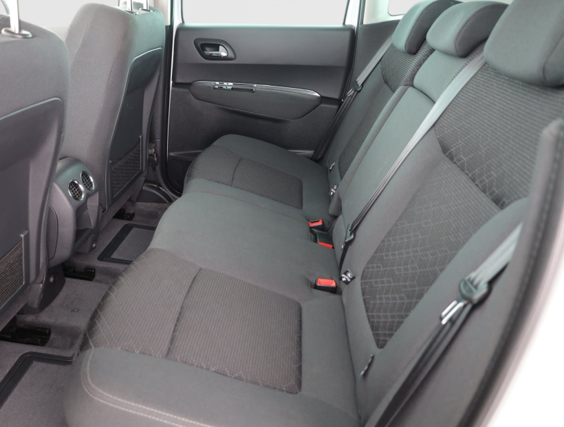 Peugeot 3008, 2015
