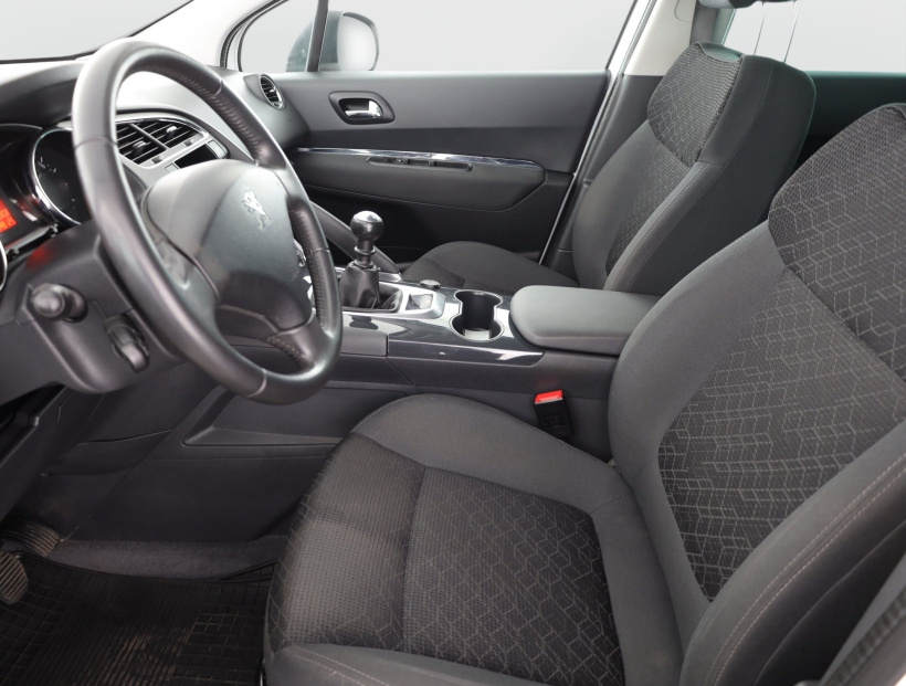 Peugeot 3008, 2015