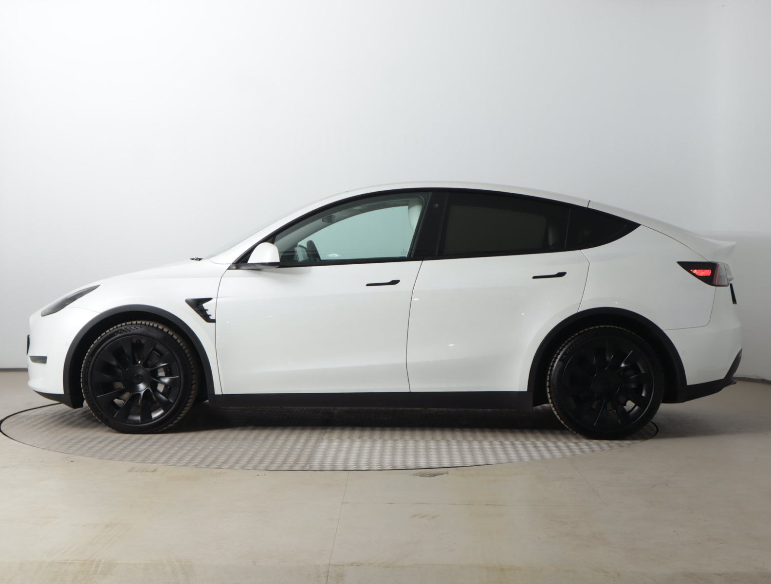 Tesla Model Y - 2021