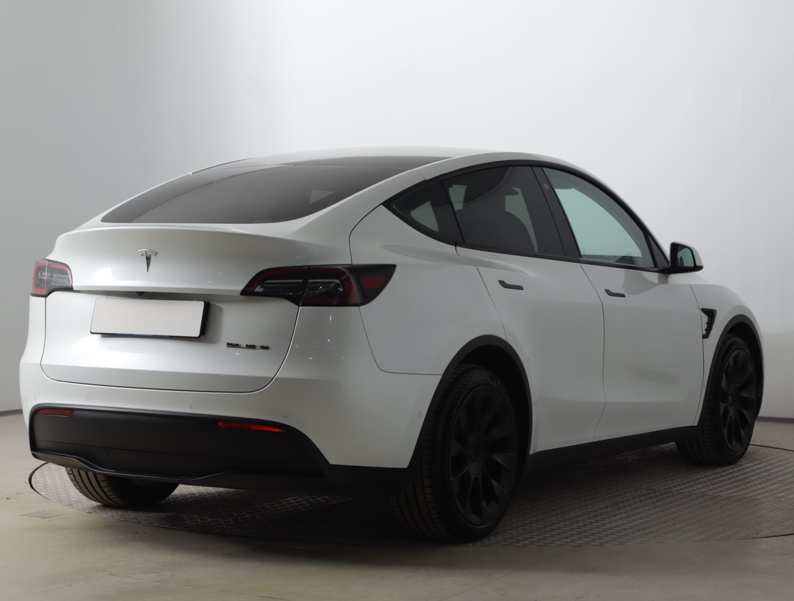 Tesla Model Y - 2021