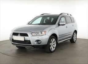 Mitsubishi Outlander - 2011