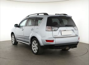 Mitsubishi Outlander - 2011