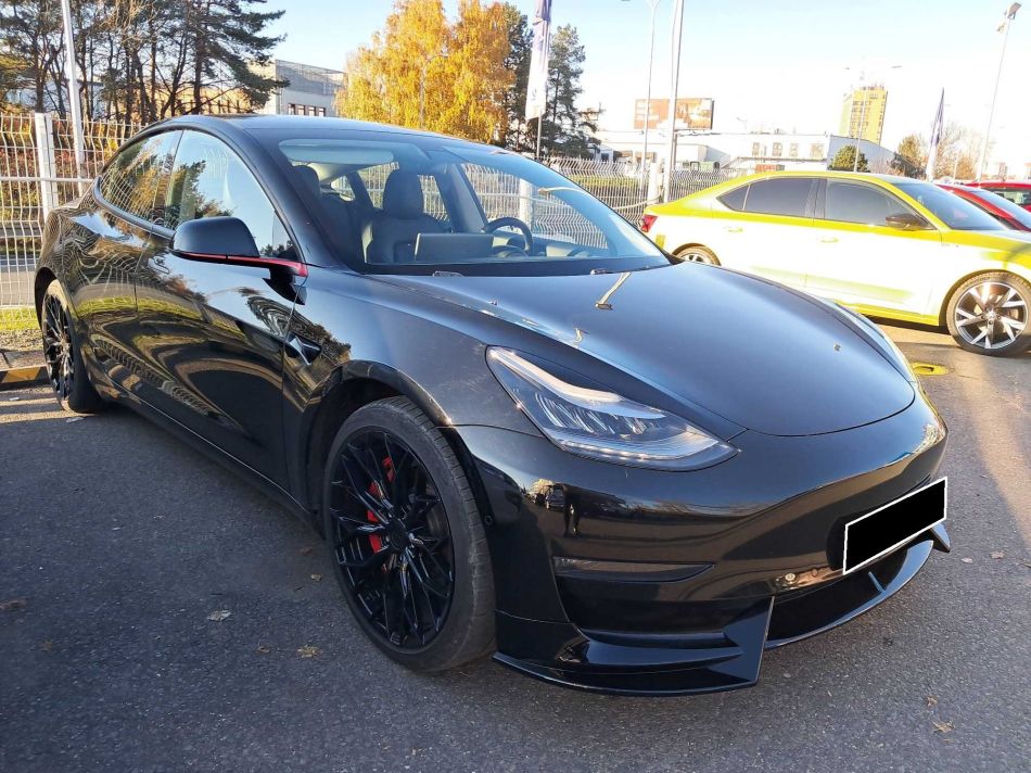 Tesla Model 3 - 2020