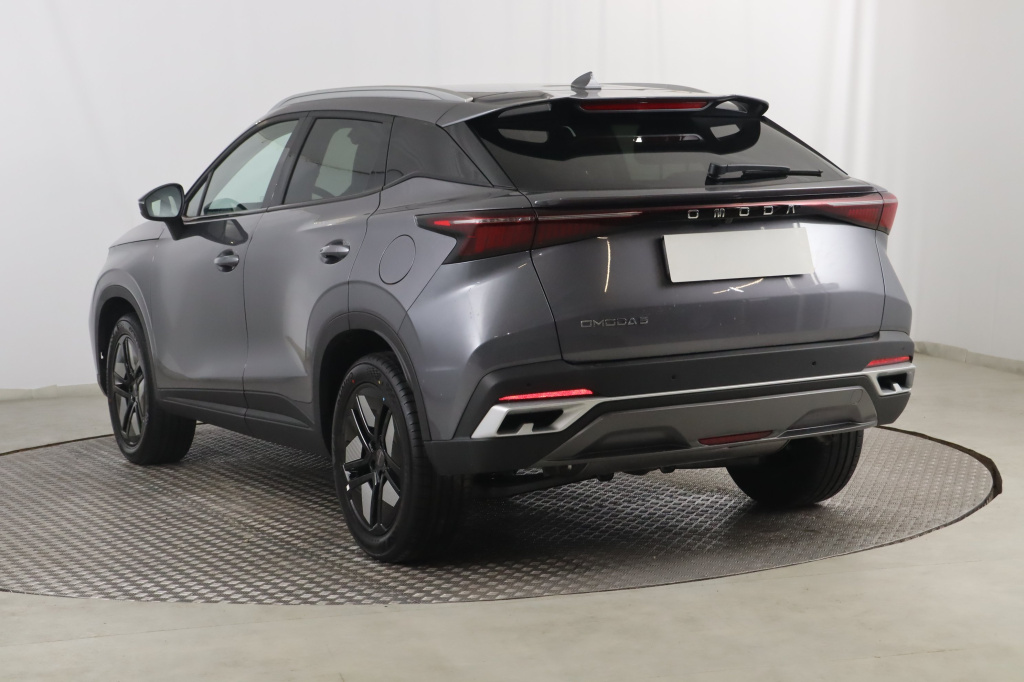 Omoda 5