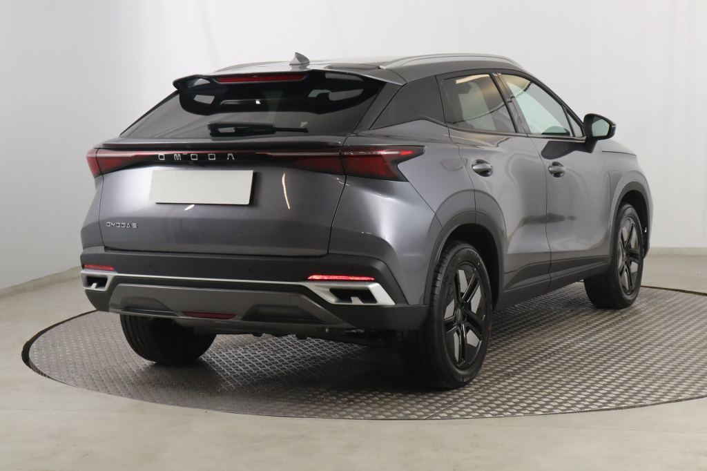 Omoda 5