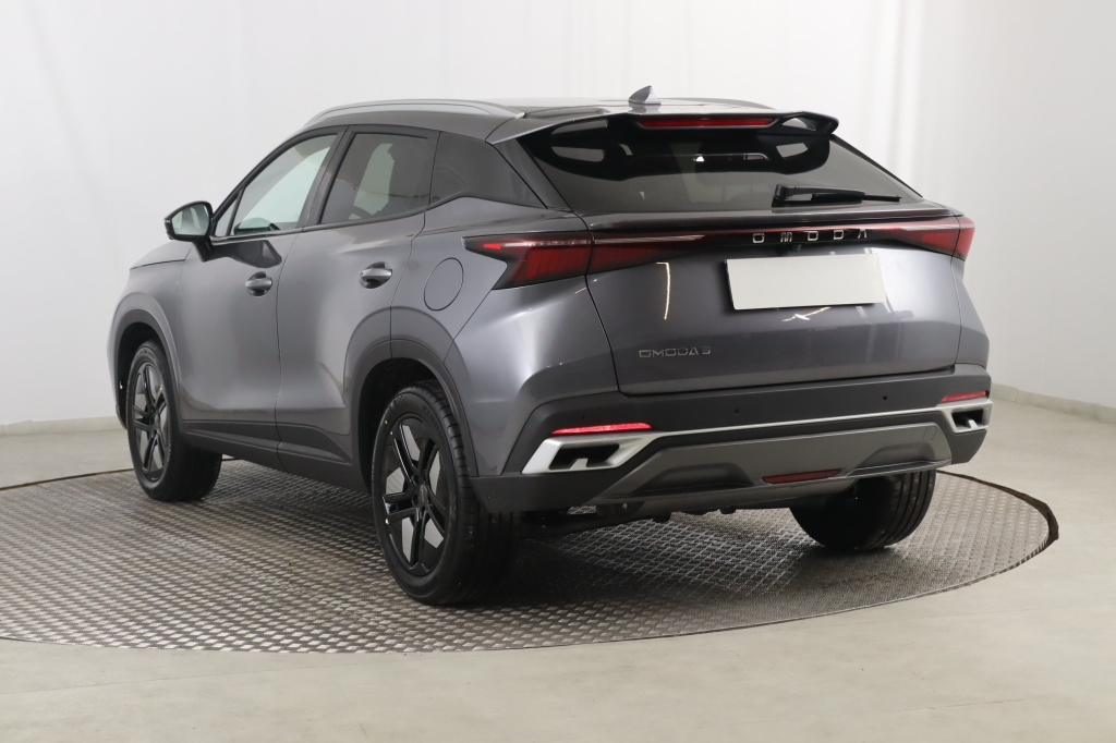 Omoda 5