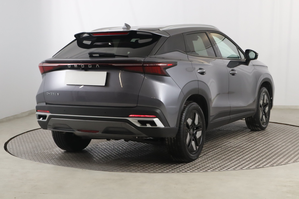 Omoda 5