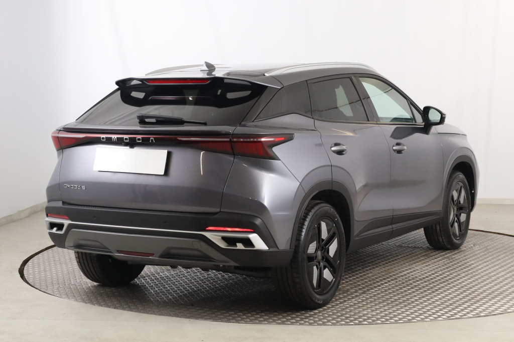 Omoda 5