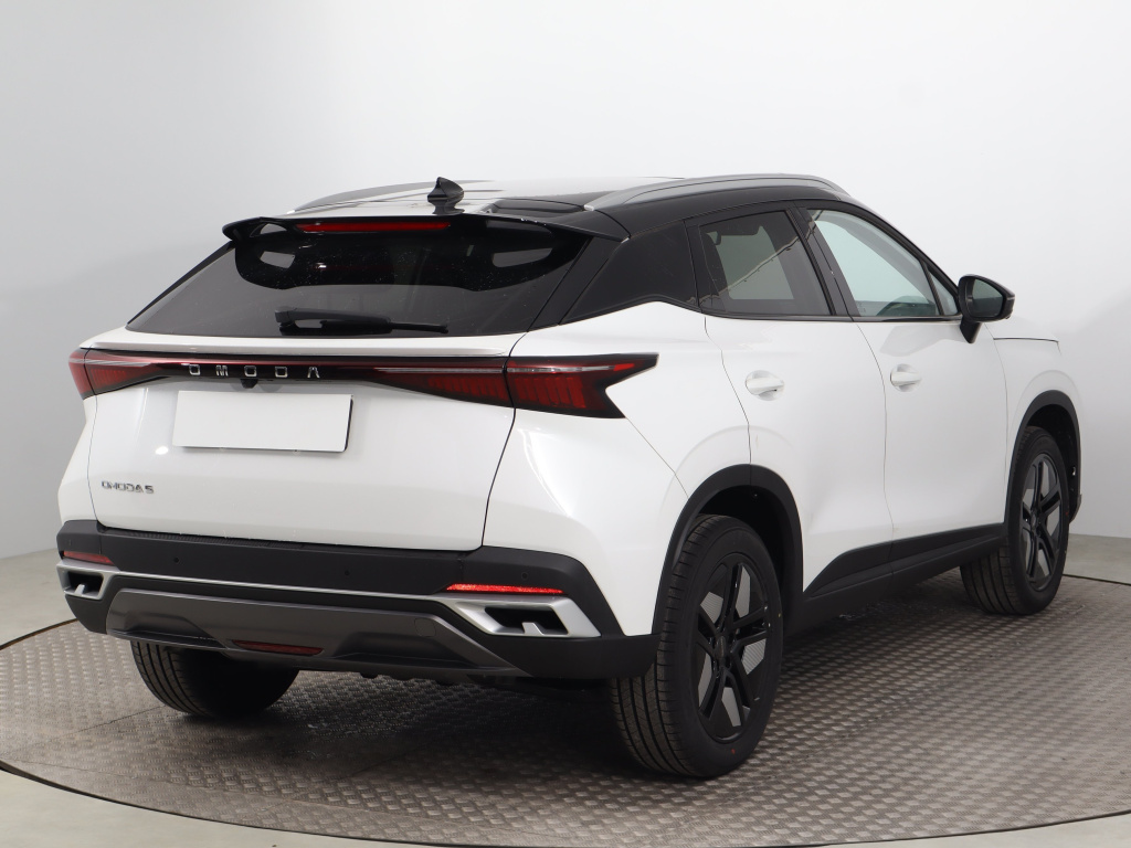 Omoda 5