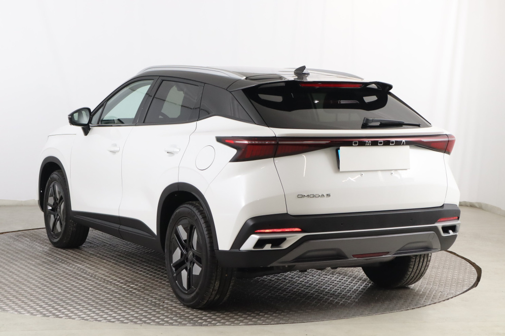 Omoda 5