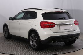Mercedes-Benz GLA - 2016