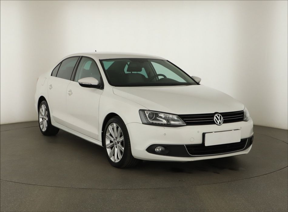 Volkswagen Jetta - 2012
