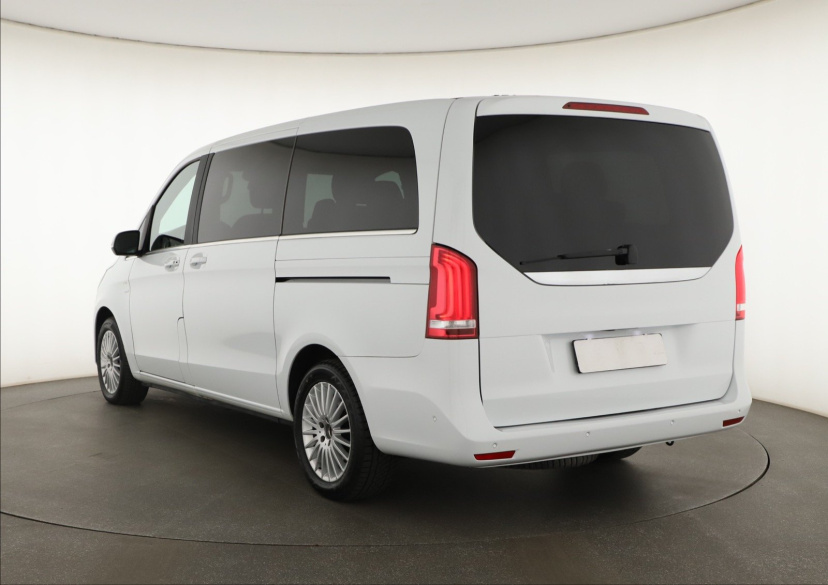 Mercedes-Benz V, 2015