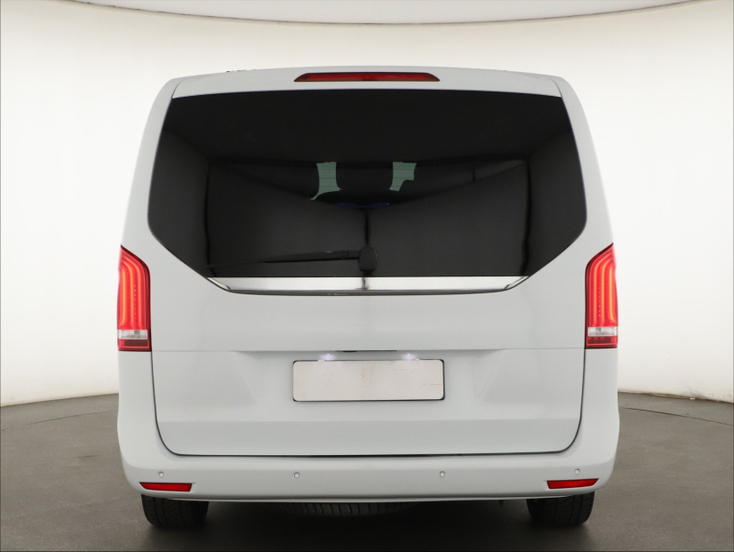 Mercedes-Benz V, 2015