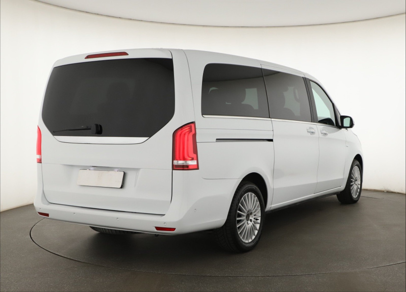 Mercedes-Benz V, 2015
