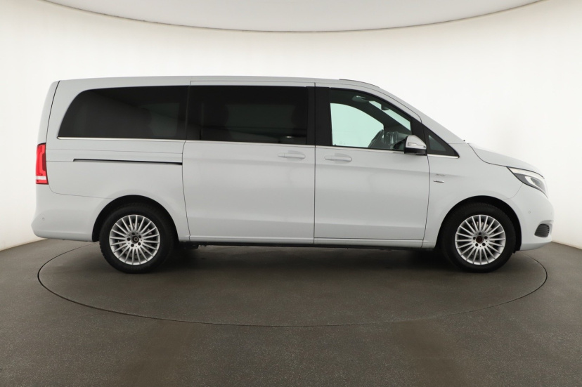 Mercedes-Benz V, 2015