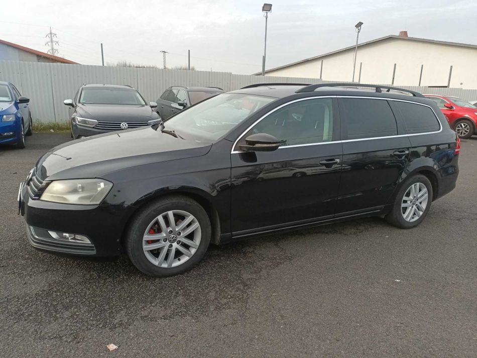 Volkswagen Passat - 2011