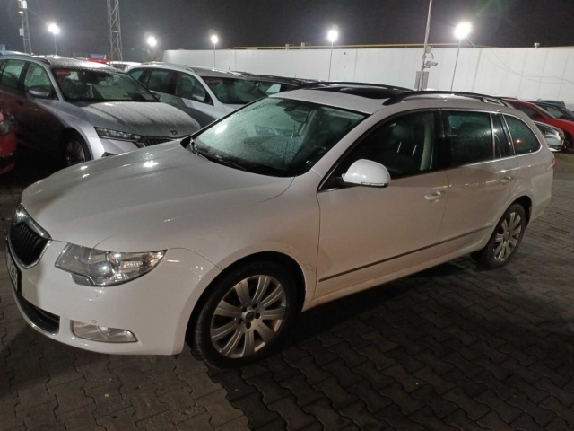 Škoda Superb 2012