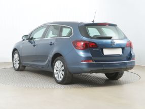 Opel Astra - 2013