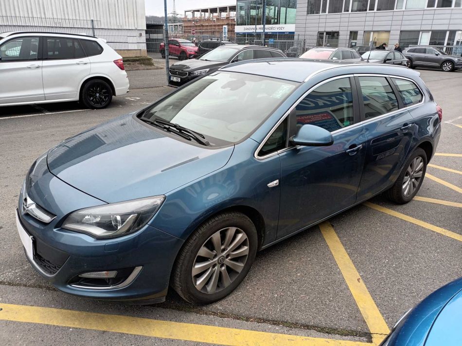 Opel Astra - 2013