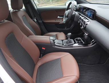 Mercedes-Benz A - 2022