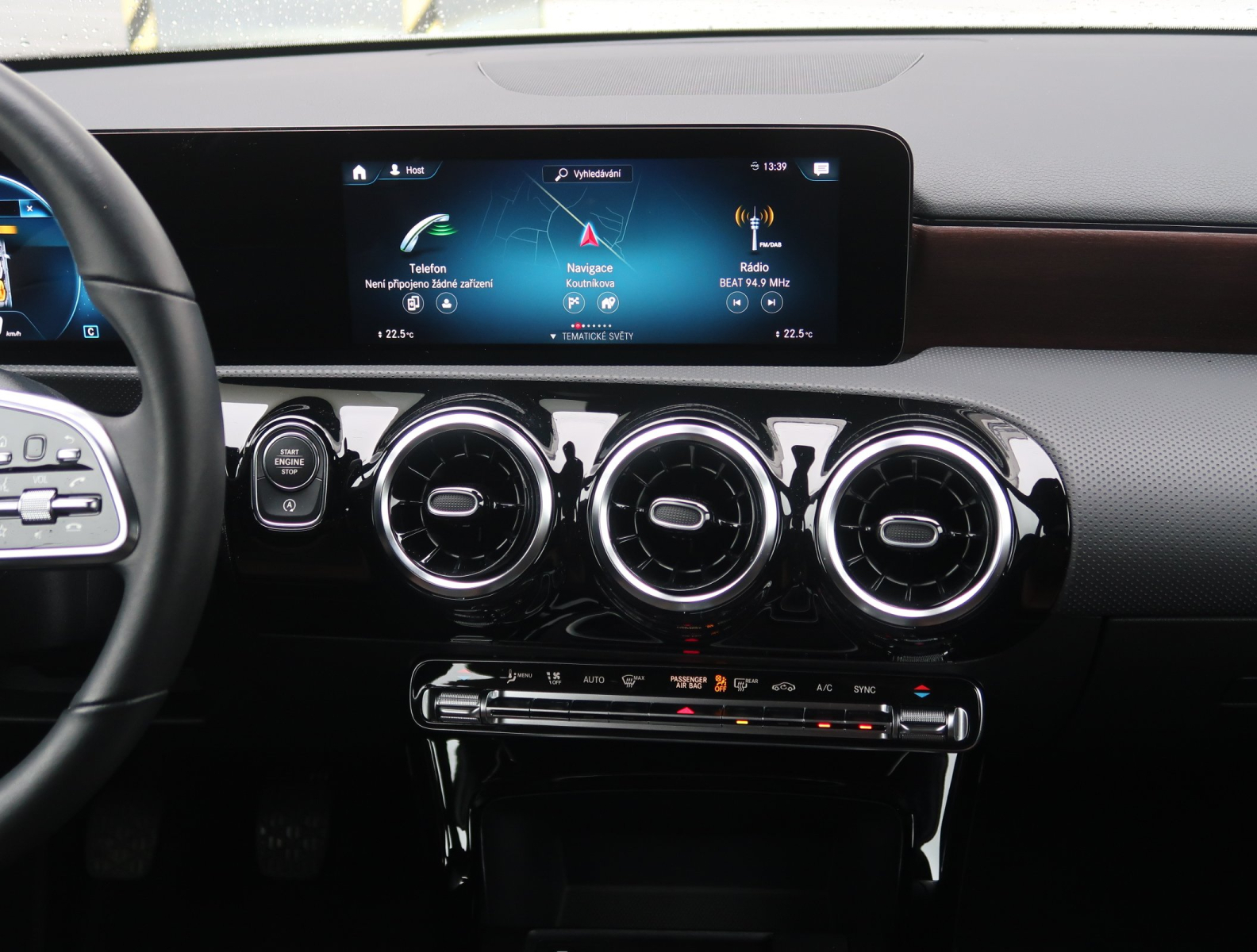 Mercedes-Benz A - 2022